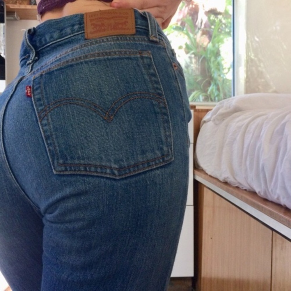 LEVI’s Wedgie Icon White Oak Cone Denim Jeans 31 - Picture 2 of 8